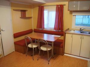 Mobil home confortable avec terrasse à Sournia - API-1-52-319