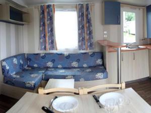 Mobil Home Confortable avec Terrasse pour 6 Personnes - API-1-52-394
