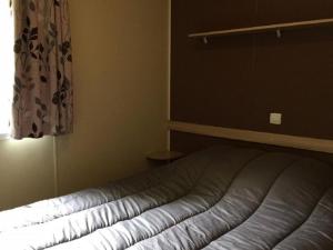 Mobil-home avec terrasse, 6 pers, 3 chambres - API-1-52-460