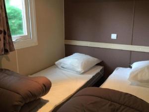 Mobil-home avec terrasse, 6 pers, 3 chambres - API-1-52-460