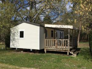 Mobil-home avec terrasse, 6 pers, 3 chambres - API-1-52-460