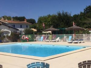 Mobil-home avec terrasse, 6 pers, 3 chambres - API-1-52-460