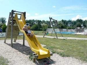 Mobil-home 6 pers avec terrasse à Chaillé-les-Marais - API-1-52-499