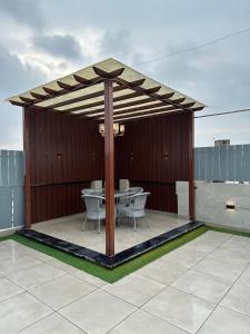 Aura Heights Terrace Deck And Luxe Spacious Suite with 2 Beds