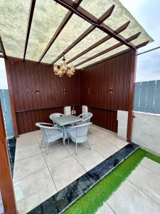 Aura Heights Terrace Deck And Luxe Spacious Suite with 2 Beds