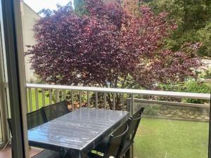 très bel F3 avec balcon - FR-1-703-217