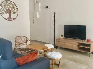 très bel F3 avec balcon - FR-1-703-217