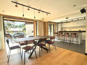 Chalet spacieux aux Allues, 12 pers., sauna, terrasse - FR-1-180-662