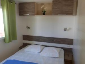 Mobil home confortable avec terrasse à Notre-Dame-de-Monts - API-1-52-516