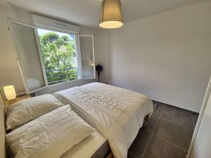 Appartement moderne avec piscine, climatisation et parking à Cavalaire-sur-Mer - FR-1-226B-244