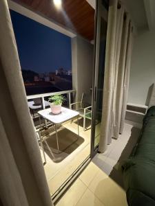 Joy Tower & Tren a las Nubes