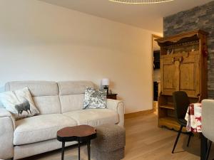 Appartement rénové proche centre, 3 pièces, balcon - FR-1-464-250