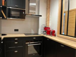 Appartement rénové proche centre, 3 pièces, balcon - FR-1-464-250