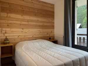 Appartement rénové proche centre, 3 pièces, balcon - FR-1-464-250