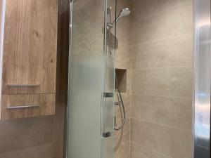 Appartement rénové proche centre, 3 pièces, balcon - FR-1-464-250