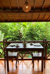 Private Pool Retreat With Two Villas, Two Kitchens, Two Bathrooms, Perfect for Families and Friends Traveling Together