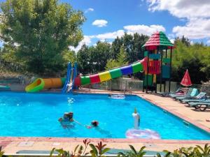 Mobil home spacieux avec terrasse à Dévillac - API-1-52-234