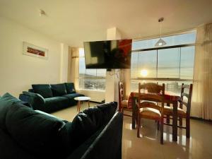 Snowpeak - Titicaca lake - Downtown