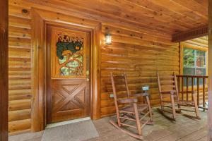 Caught Ya Peekn Cabin