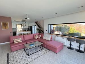 Lake Breeze Villa with a Pool & Magnificent Views