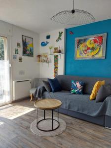 Appartement 2pers, superbe vue montagne, exposé sud, Résidence très calme, parking, 5mns à pied du centre