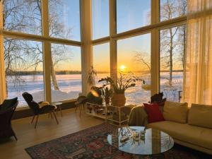 Riverside White Diamond