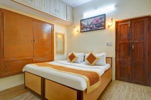 Hill View 2BHK Homestay with Garden - 2 Bedrooms with Living room Kitchen and 2 Washrooms