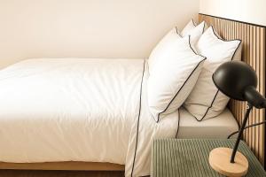 Arina & Julien Peronne Centre