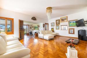 Villa di Carmen by BarbarHouse