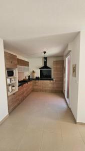 Charming 1 Bedroom Apartment with terrace air conditioning and private parking