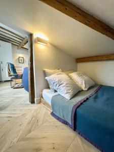 Quiet, Light-filled renovated central