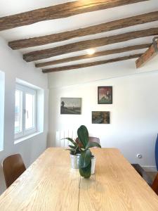 Quiet, Light-filled renovated central