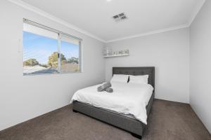 Modern & Stylish Getaway with a Yard and Balcony