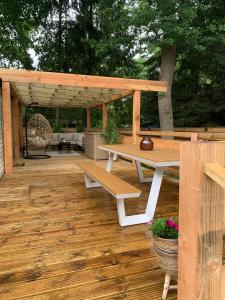 Heerlijke ruime stacaravan met overdekte veranda en omheinde tuin Casa Elvina