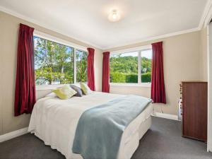 Comfy Retreat with Views