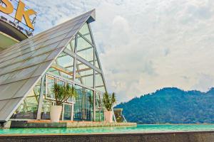 Cloud Deck at Windmill Upon Hills Genting by HCK