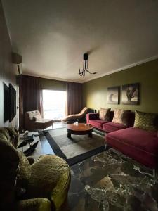 2BR Nile-View Apartment in Maadi with Stunning Views