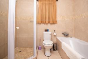 Fancy Yellow Guesthouse