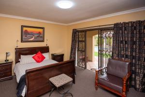 Fancy Yellow Guesthouse