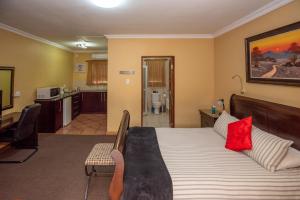 Fancy Yellow Guesthouse