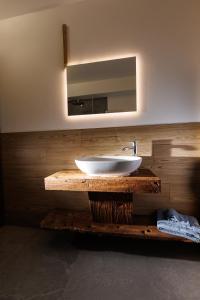 Casa Cesi 2, luminoso bilocale con giardino