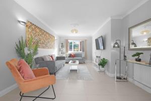 Keel Drive Modern 3-Bedroom, 2-Bathroom Home