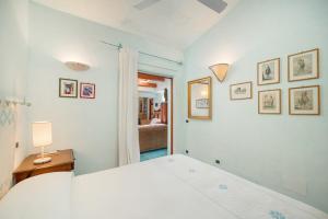 Villa just steps from the sea img17