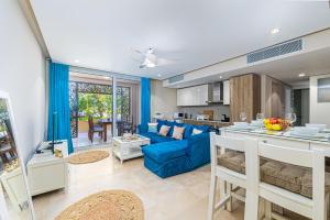 Modern apartment with great Pool & Beach access