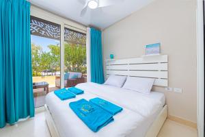 Modern apartment with great Pool & Beach access