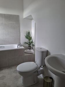 No 1 Staplehall Road - Beautiful Home