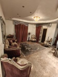 شقة مفروشة سوبر لوكس بالتجمع الخامس اللوتس الجنوبي