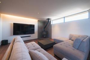 海近1棟貸し,テラスでBBQ,85インチTVで映画三昧,早朝海散歩,大人が休める静かな隠れ家---HK House---