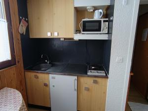 Studio abordable 2 pers, parking, animaux admis - FR-1-445-209