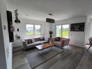 VILLA VULKANEIFEL -modern -familienfreundlich -Terrasse -Doppelgarage -ruhiger Lage